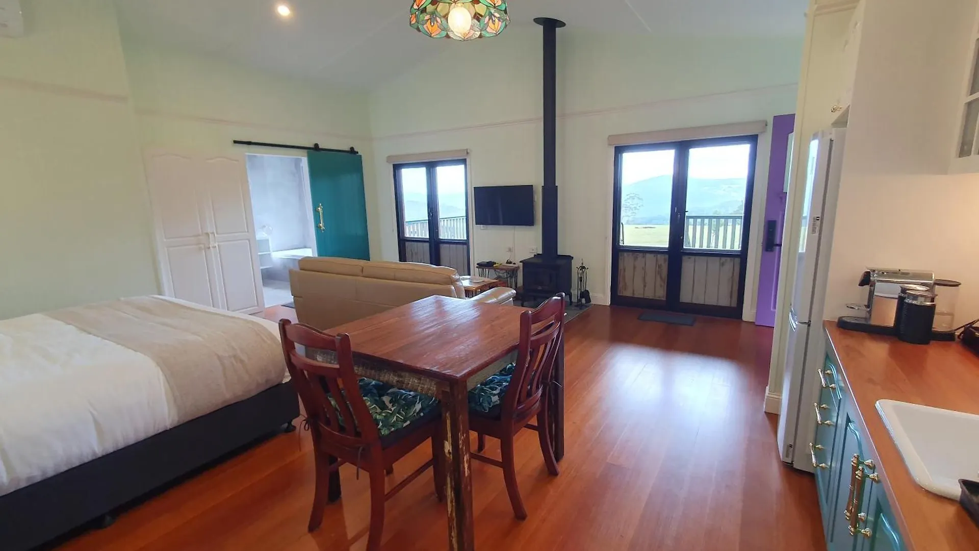 Couples Accessible Cabin, Zarina Country Cabins, 6 Witta