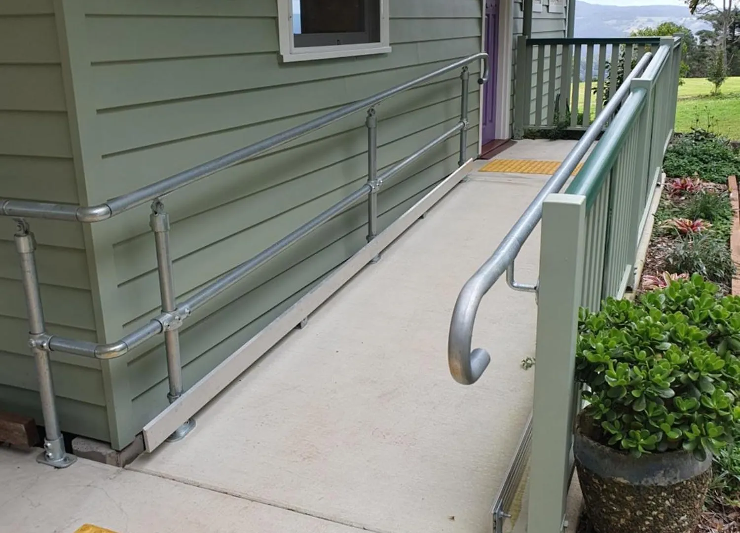 Couples Accessible Cabin, Zarina Country Cabins, 6 Witta Australia